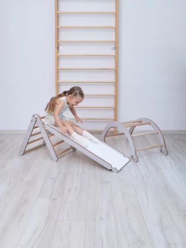 Pikler-Dreieck Set aus 4 Teilen: Indoor-Spielplatzbogen und Dreieck-Klettergerüst, Montessori-Toddler-Spielgymnastik
